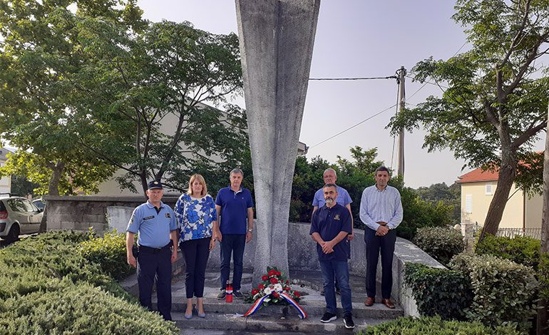  Polaganjem vijenaca obilježen Dan antifašističke borbe