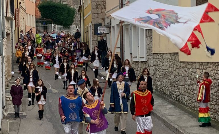  155. put „po običaju i navadi staroj“ maškare va Selcu