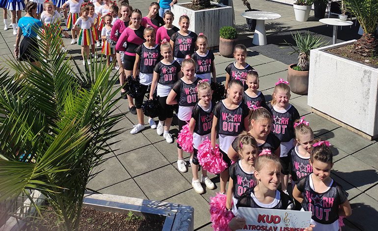  Crikveničke mažoretkinje sudjelovale na Open Camelia Majorette Festivalu u Opatiji