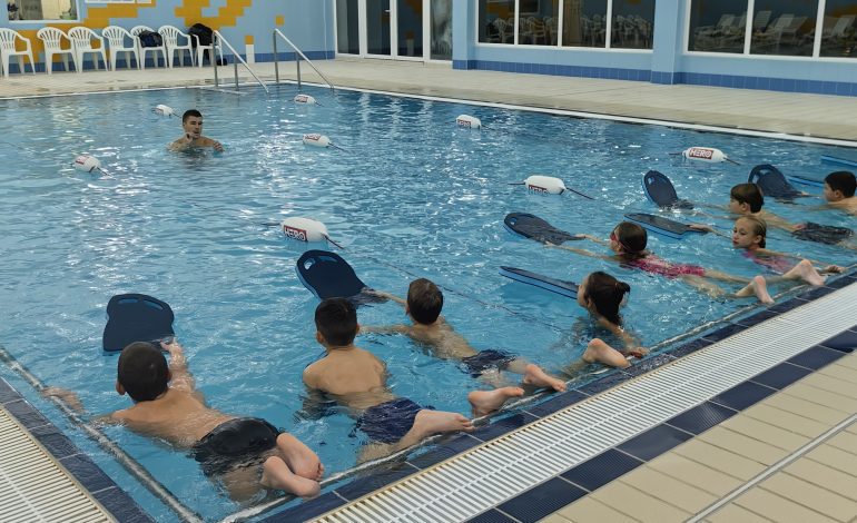 Besplatna škola plivanja za crikveničke mališane