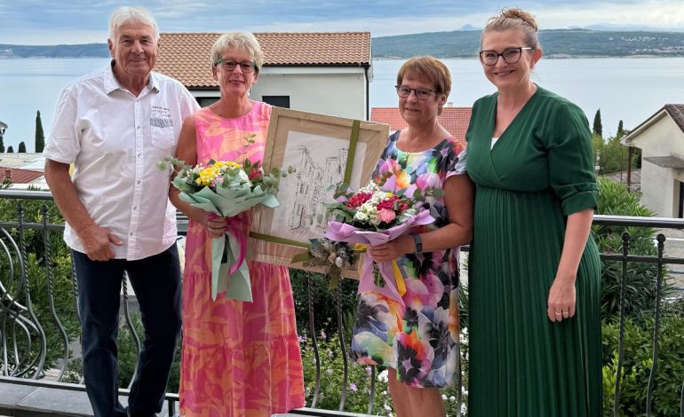 Gosti koji se vraćaju desetljećima – turističke priče iz Selca i Crikvenice