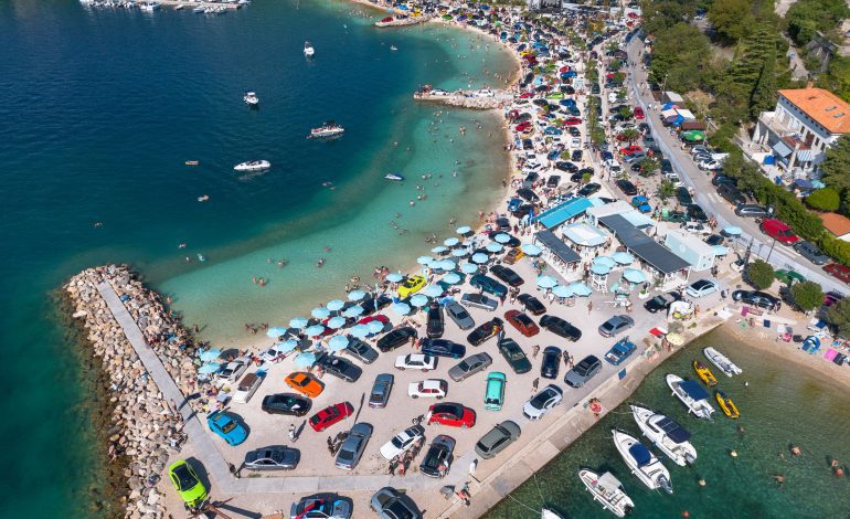 Vikend događanja u Crikvenici: Auto show, gosti iz Novog Mesta i slavonsko-baranjska tradicija