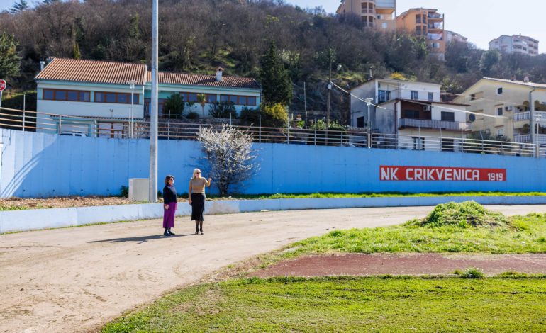  Modernizacija stadiona u Crikvenici pri kraju – postavljaju se posljednji reflektori