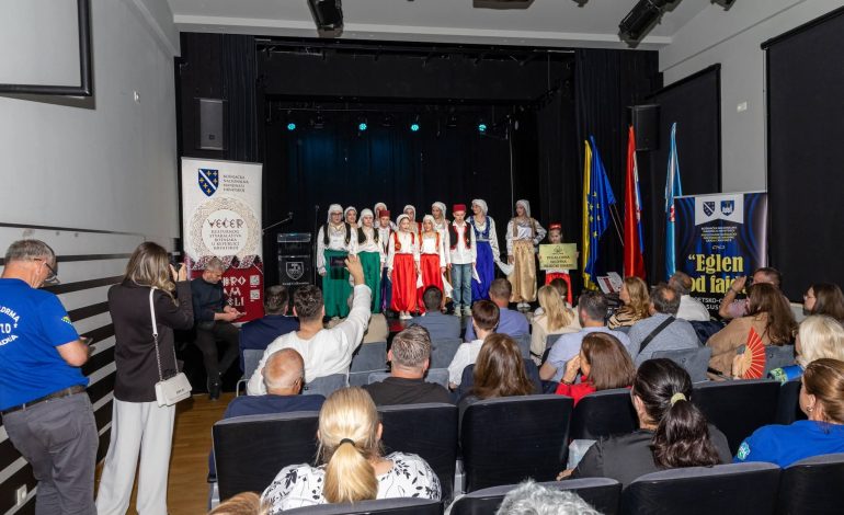 Deseta večer bošnjačke kulture u Crikvenici slavi kontinuitet, zajedništvo i toplinu koja spaja narode